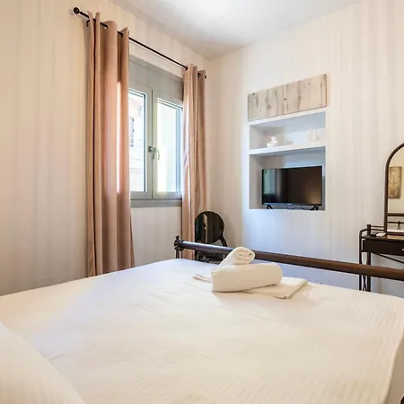 Charming Urban Escape Your Cozy Retreat Appartement Filiatra