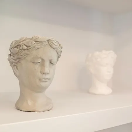 Charming Urban Escape Your Cozy Retreat *