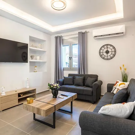 Charming Urban Escape Your Cozy Retreat Filiatra