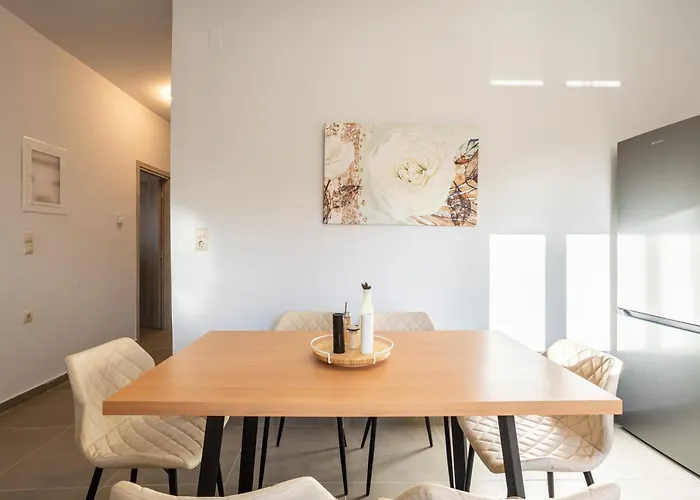 Charming Urban Escape Your Cozy Retreat *