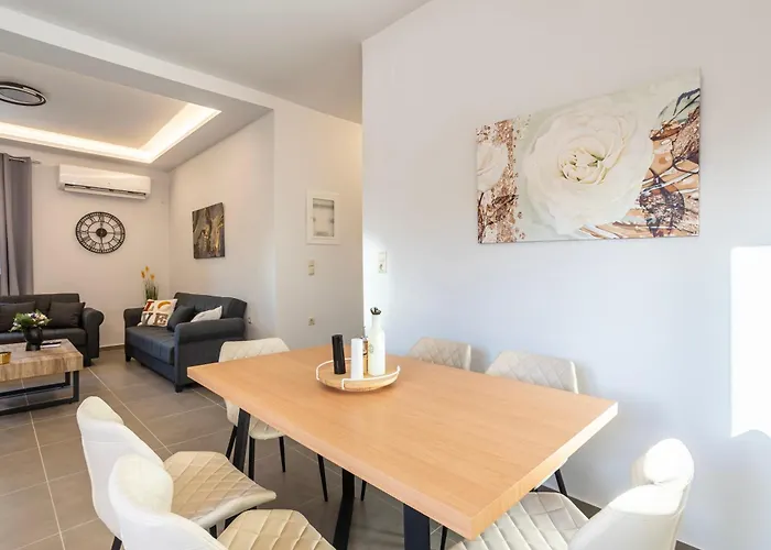 Lejlighed Charming Urban Escape Your Cozy Retreat *