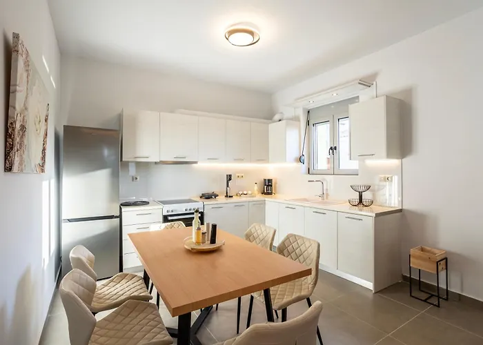 Lejlighed Charming Urban Escape Your Cozy Retreat *