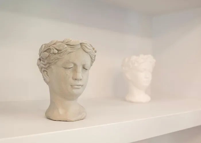 Charming Urban Escape Your Cozy Retreat *