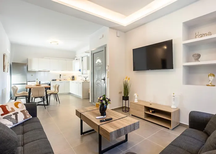 Charming Urban Escape Your Cozy Retreat شقة فيلياترا