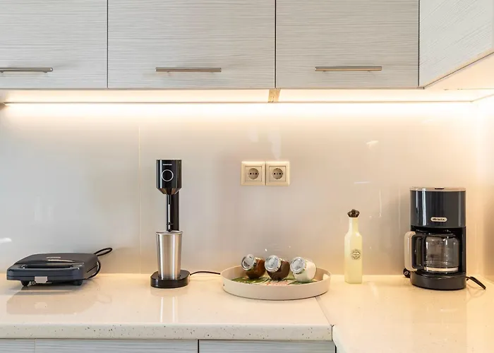 Lejlighed Charming Urban Escape Your Cozy Retreat *