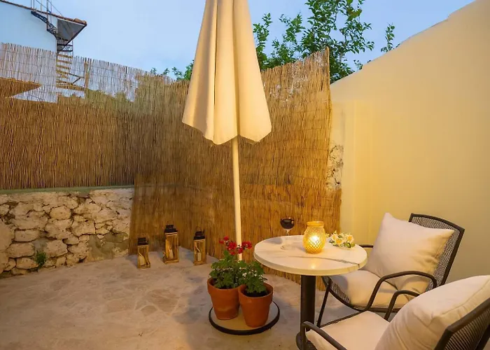 Charming Urban Escape Your Cozy Retreat شقة فيلياترا